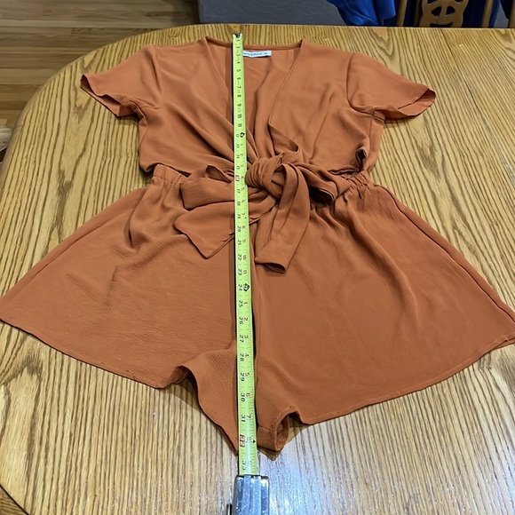 Reverse Rust colored romper, size M. Deep V in from w/ bowtie close! Unique! - Picture 3 of 5